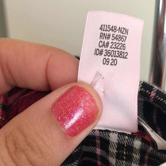 Victoria’s Secret M Plaid Flannel Button Down Top - Picture 8 of 8